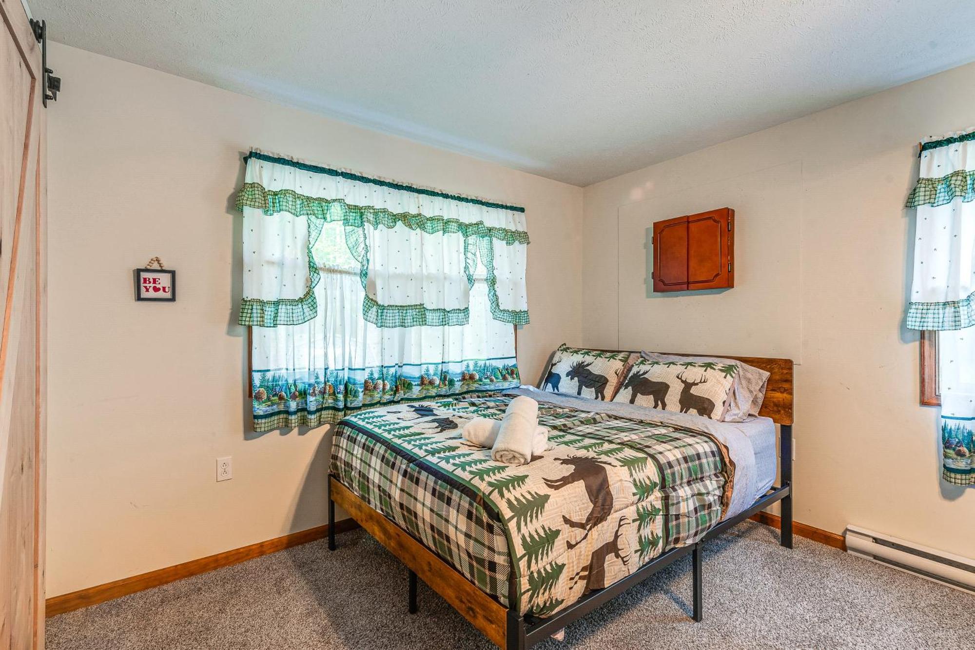 Pet-Friendly Pocono Lake Oasis With Hot Tub! Exterior foto