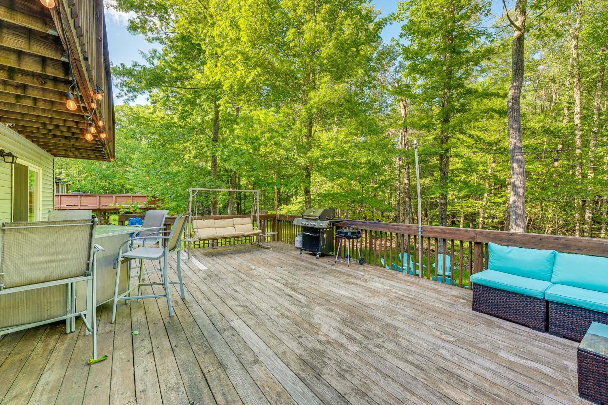 Pet-Friendly Pocono Lake Oasis With Hot Tub! Exterior foto