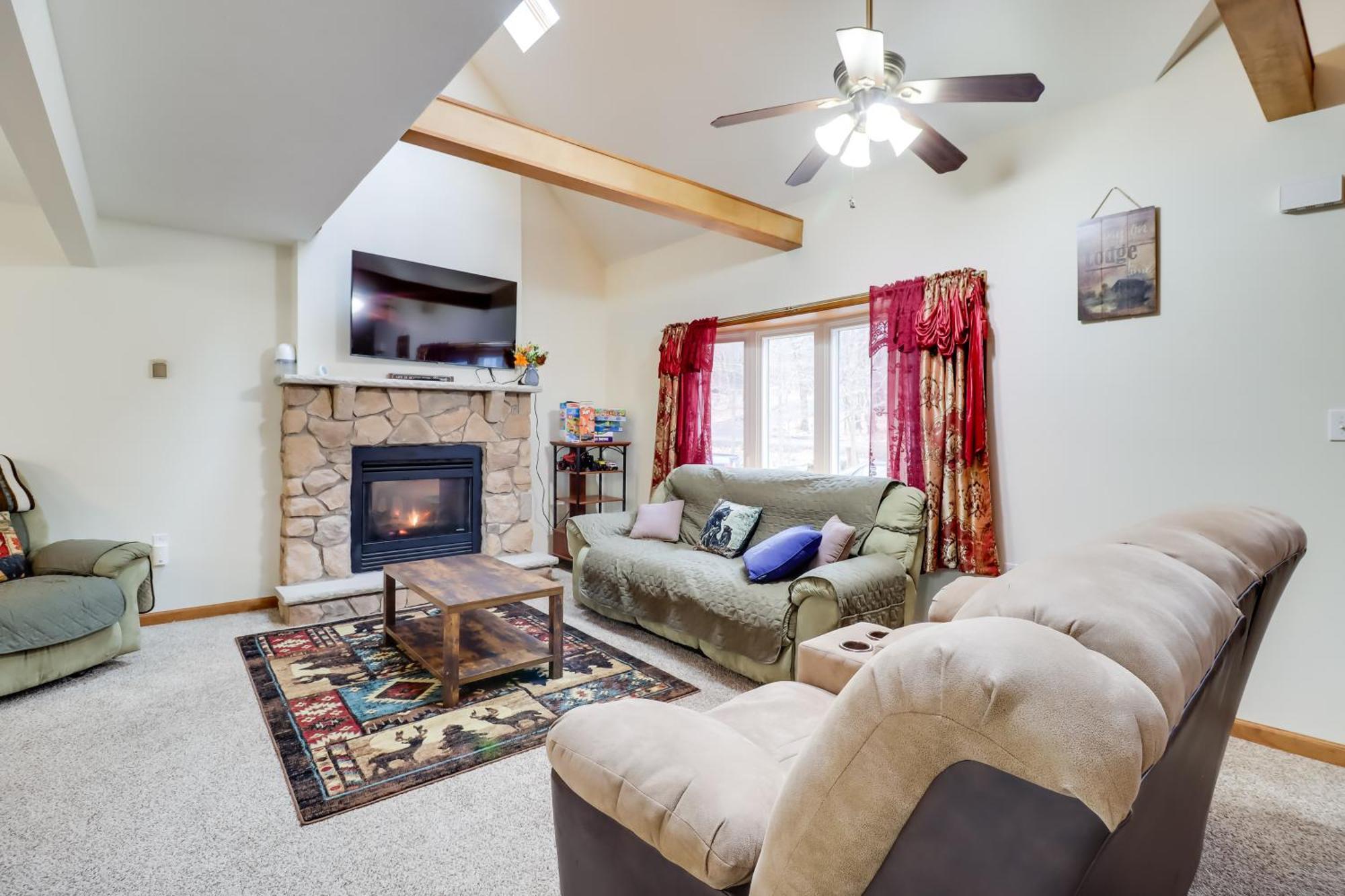 Pet-Friendly Pocono Lake Oasis With Hot Tub! Exterior foto